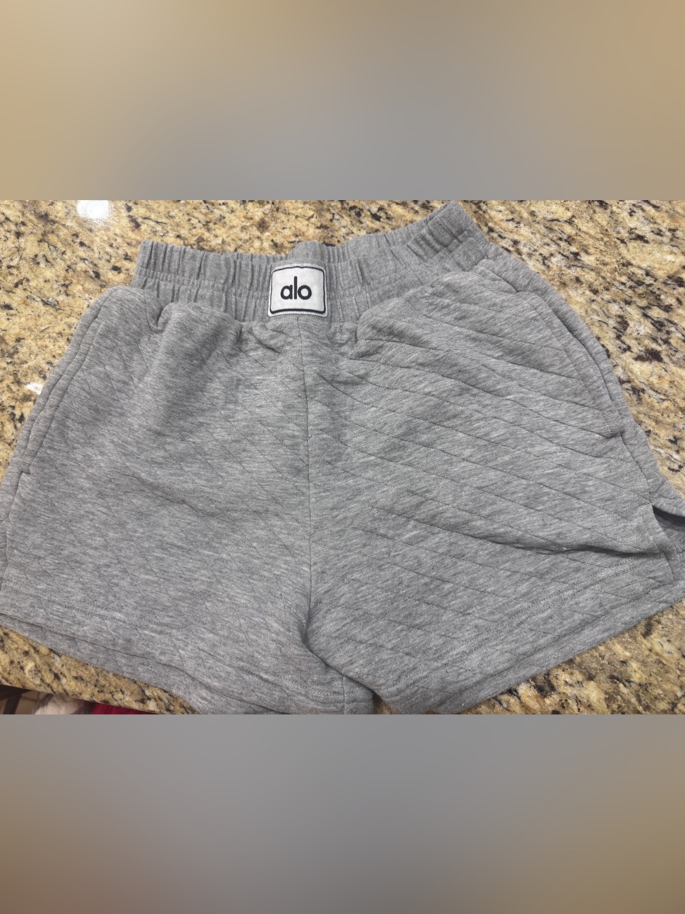 ALO Yoga Quilted Gray Jogger Sweatpant shorts